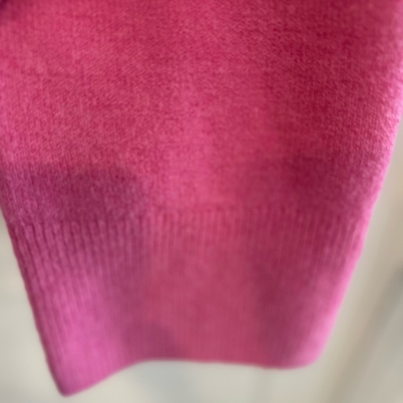 J. Crew Raspberry Merino Wool/Alpaca Blend Cropped Mock Turtleneck - Size M  NWT - Picture 4 of 7